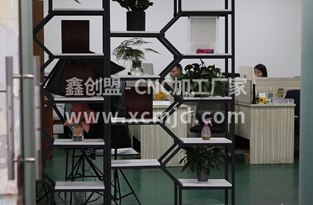 大家為何選擇五軸CNC加工中心，有哪些優(yōu)勢？