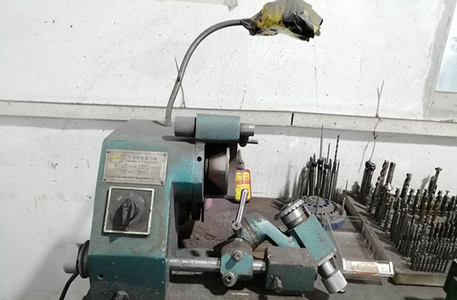 cnc數(shù)控車床加工廠數(shù)控車床加工鋁料如何確保尺寸的精確度？